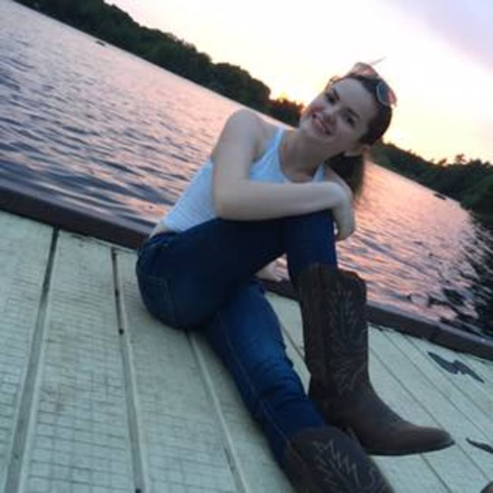 Meet your Posher, Elizabeth